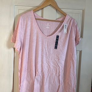 Light pink Lands End v-neck t shirt
